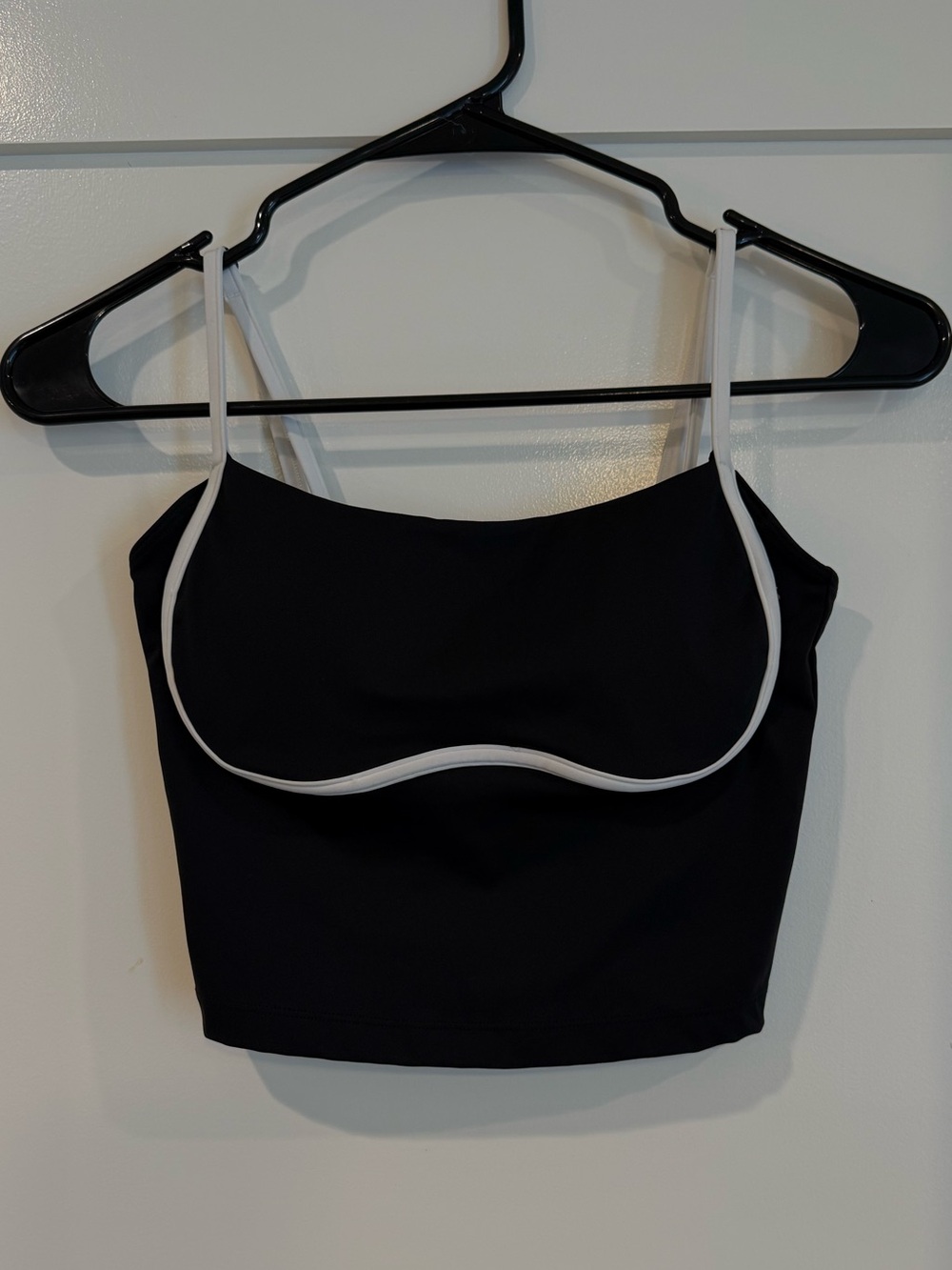 Gilly Hicks Black Cropped Cami with White Piping